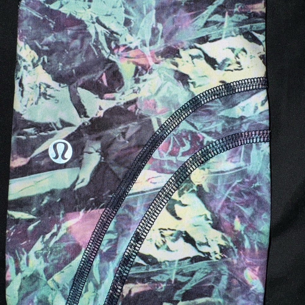 Lululemon Pattern Cropped Leggings